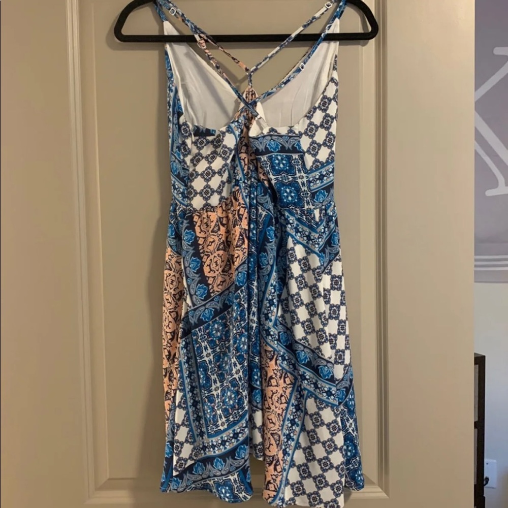 Dress - Picture 2 of 4